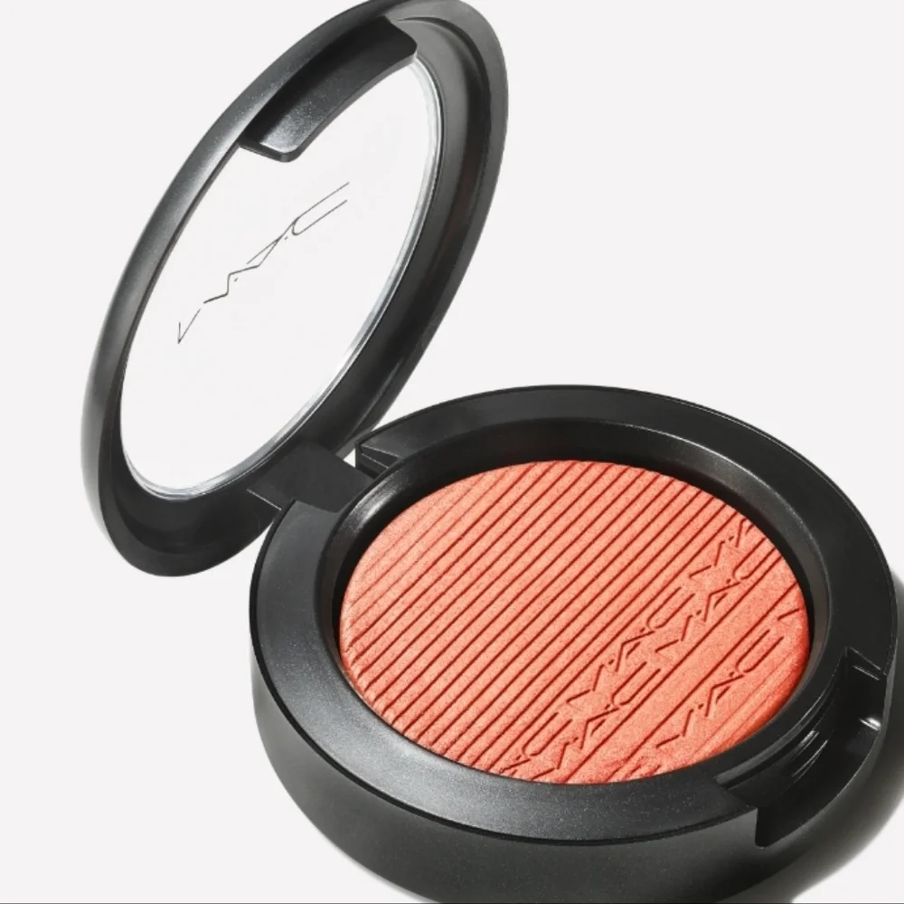 MAC Just A Pinch Extra Dimension Blush